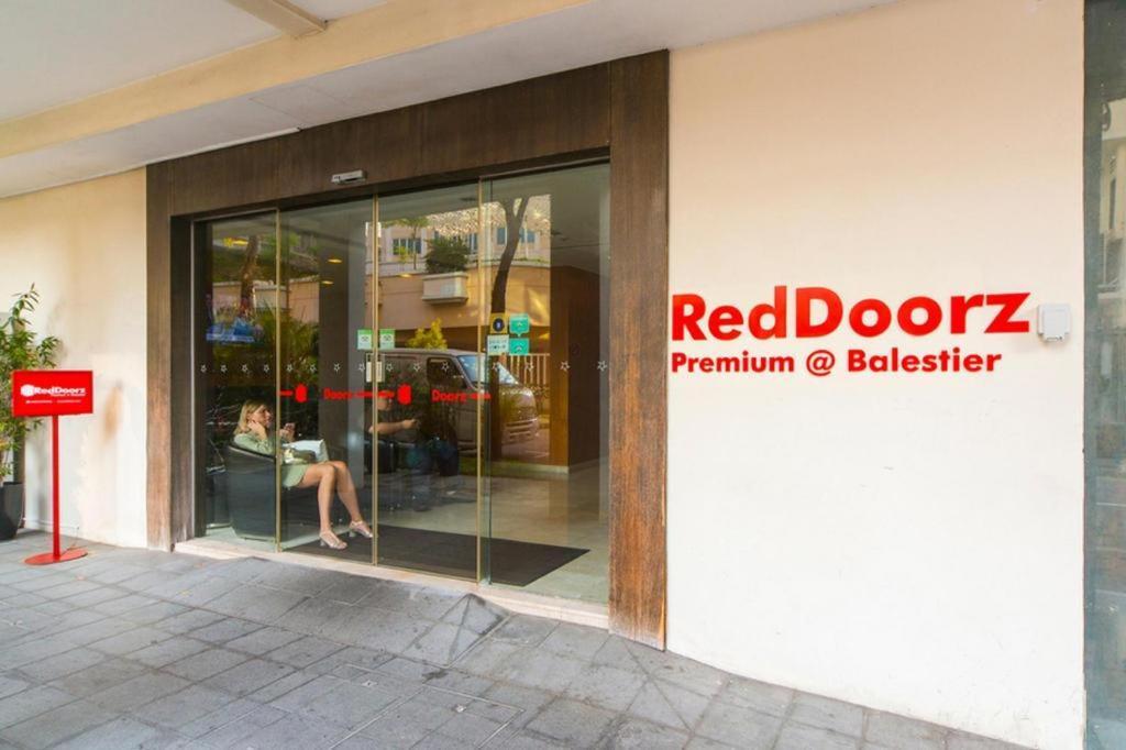Reddoorz Premium @ Balestier Hotel Сингапур Екстериор снимка