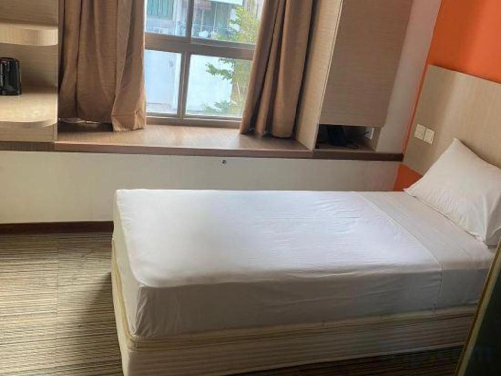 Reddoorz Premium @ Balestier Hotel Сингапур Екстериор снимка
