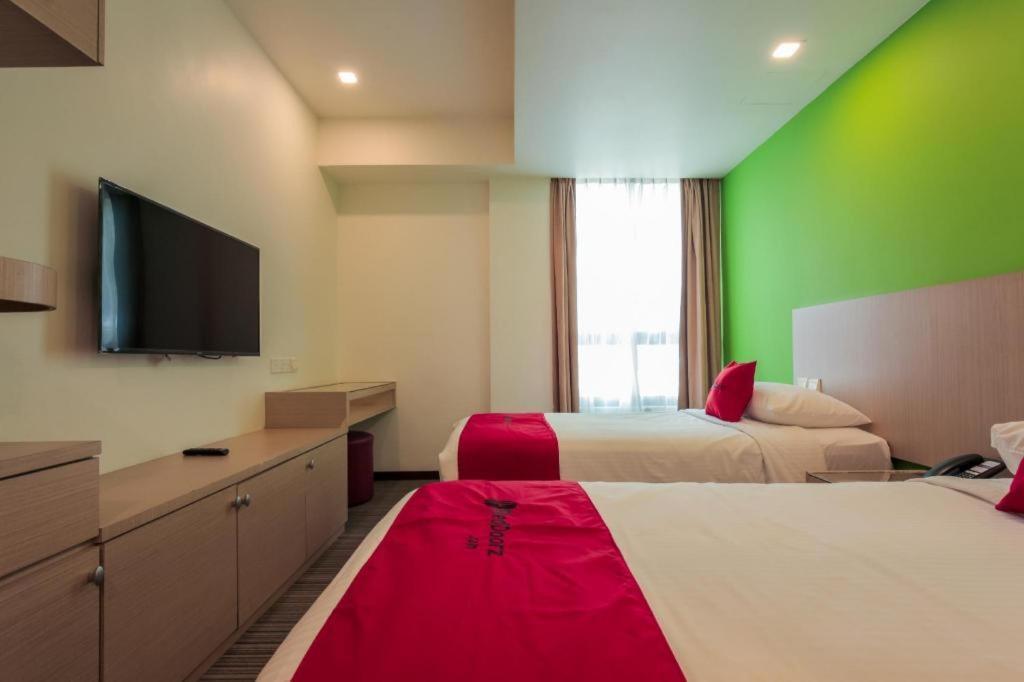 Reddoorz Premium @ Balestier Hotel Сингапур Екстериор снимка
