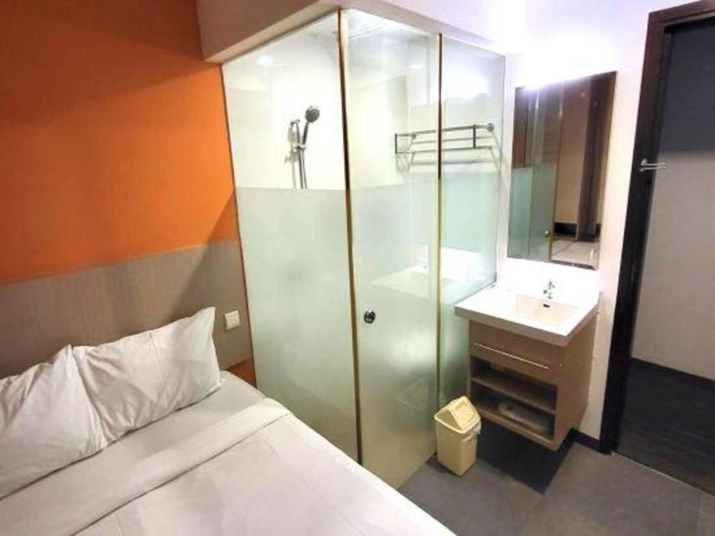 Reddoorz Premium @ Balestier Hotel Сингапур Екстериор снимка