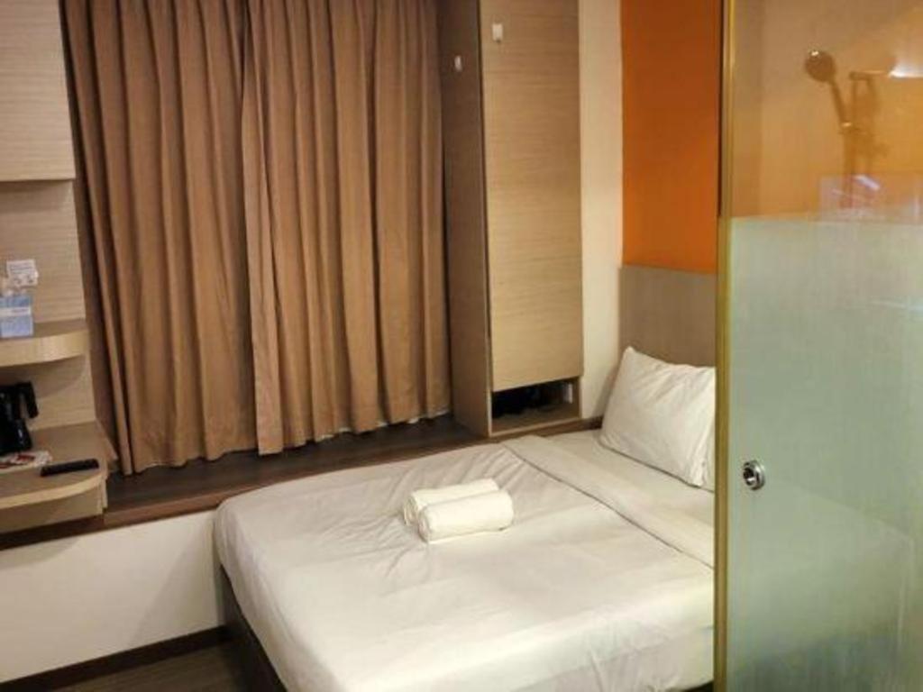 Reddoorz Premium @ Balestier Hotel Сингапур Екстериор снимка