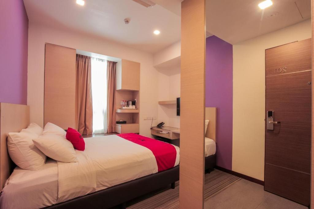Reddoorz Premium @ Balestier Hotel Сингапур Екстериор снимка