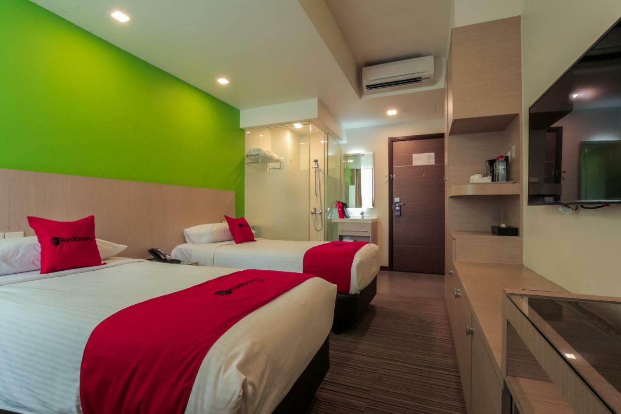 Reddoorz Premium @ Balestier Hotel Сингапур Стая снимка