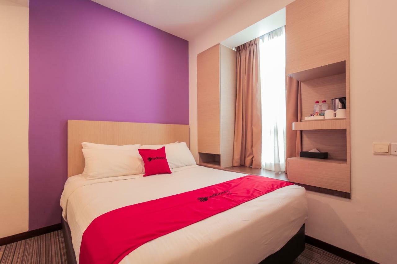 Reddoorz Premium @ Balestier Hotel Сингапур Екстериор снимка
