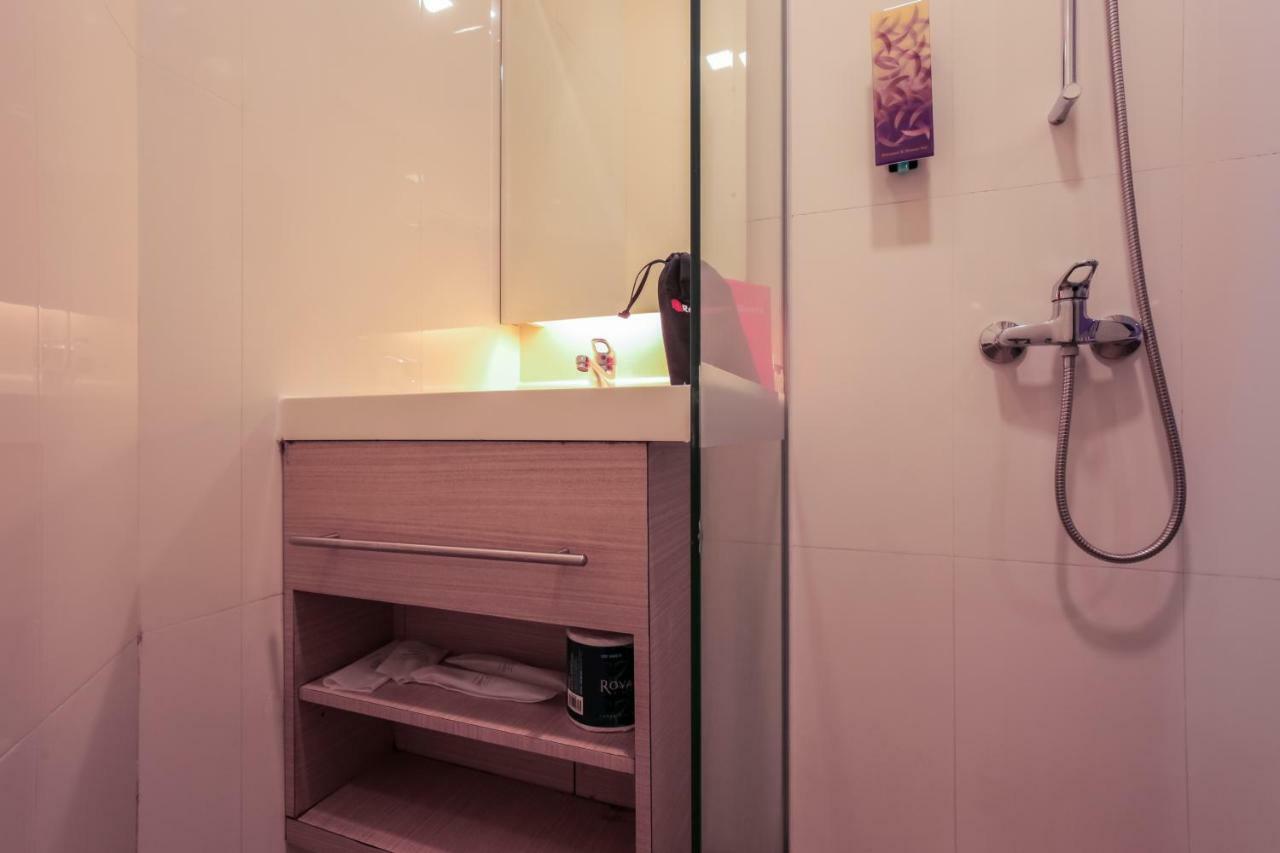 Reddoorz Premium @ Balestier Hotel Сингапур Стая снимка
